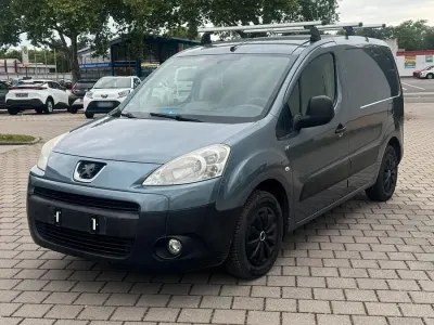 Gebraucht Peugeot Partner 90 PS (66 kW) 2011 Grau Van / Kleinbus