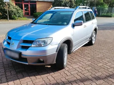 Gebraucht Mitsubishi Outlander Intense 160 PS (117 kW) 2007 Silber SUV