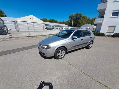 Second-hand Nissan Almera 98 CP (72 kW) 2004 Argintiu Berlinǎ