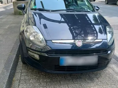 Gebraucht Fiat Grande Punto 80 PS (58 kW) 2011 Blau Kleinwagen