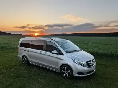 Gebraucht Mercedes V250 Avantgarde Edition 190 PS (139 kW) 2017 Silber Van / Kleinbus
