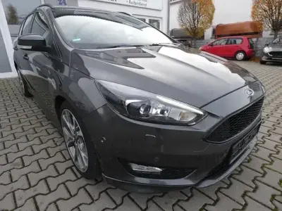 Usata Ford Focus ST-Line 182 CV (133 kW) 2018 Magnetic Berlina