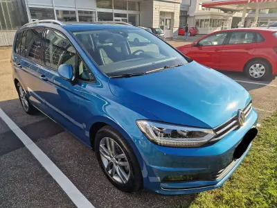 Gebraucht VW Touran 150 PS (110 kW) 2019 Blau Van / Kleinbus