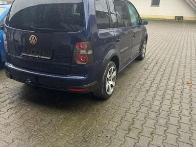 VW Touran Cross