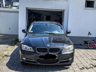 Gebraucht BMW 318 143 PS (105 kW) 2012 Schwarz Kombi
