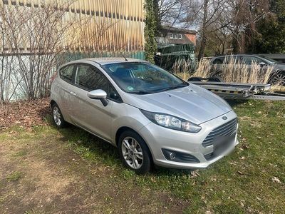 Gebraucht Ford Fiesta 75 PS (55 kW) 2014 Grau Kleinwagen