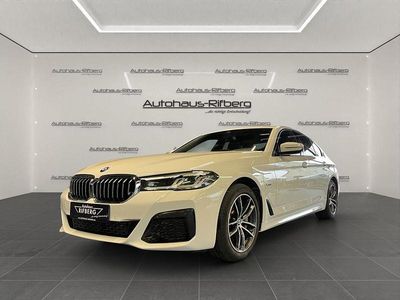 Gebraucht BMW 530e M Sport 292 PS (214 kW) 2022 Weiß Limousine