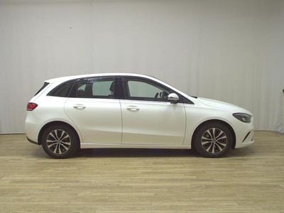 Begagnad Mercedes B180 Style 116 HK (85 kW) 2022 Vit Minibuss