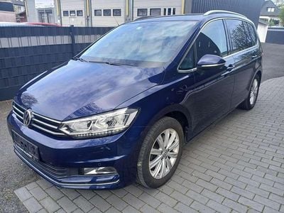 Gebraucht VW Touran Highline 150 PS (110 kW) 2016 Atlantik blue metallic Van / Kleinbus