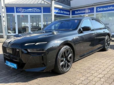 Gebraucht BMW M760e Performance 381 PS (280 kW) 2023 Schwarz Limousine