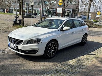 Gebraucht Volvo V60 Summum 280 PS (205 kW) 2015 Weiß Kombi