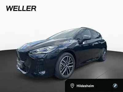 Neu BMW 218 Comfort Edition 136 PS (100 kW) 2025 Black sapphire (schwarz) Van / Kleinbus