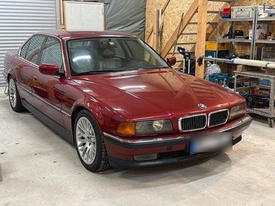 Gebraucht BMW 750 1995 Rot Limousine