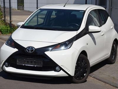 Second-hand Toyota Aygo X-play 69 CP (50 kW) 2018 Alb Hatchback