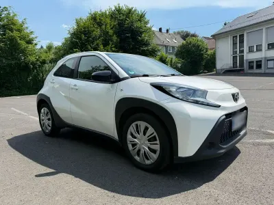 Gebraucht Toyota Aygo X Play 72 PS (52 kW) 2023 Weiß SUV