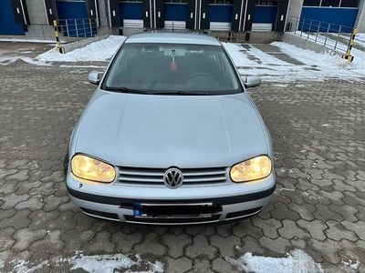 Usata VW Golf IV 75 CV (55 kW) 2002 Argento Berlina