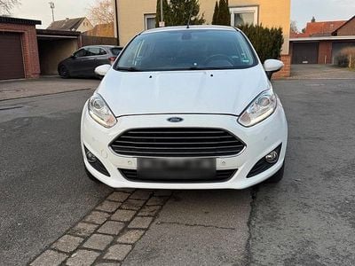 Usata Ford Fiesta 100 CV (73 kW) 2016 Bianco Utilitaria