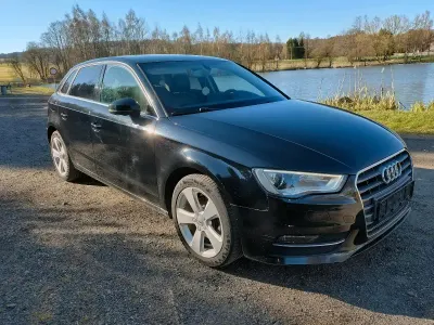 Gebraucht Audi A3 Sportback 105 PS (77 kW) 2013 Schwarz Kleinwagen