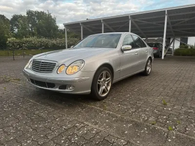 Gebraucht Mercedes E240 AMG 177 PS (130 kW) 2002 Silber Limousine
