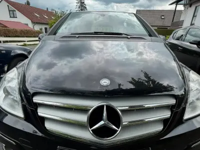Gebraucht Mercedes B180 109 PS (80 kW) 2010 Schwarz Van / Kleinbus