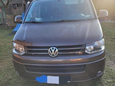 Braun Gebraucht 2010 VW Caravelle Comfortline Van / Kleinbus | 14.500 € (Fairer Preis)