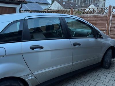 Mercedes B170