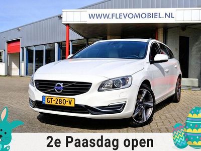 Gebraucht Volvo V60 163 PS (119 kW) 2015 Weiß Kombi