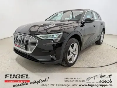 Gebraucht Audi e-tron Comfort 230 kW (313 PS) 2022 Brillantschwarz SUV