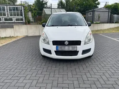 Gebraucht Suzuki Splash 69 PS (50 kW) 2011 Weiß Kleinwagen