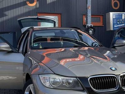 Gebraucht BMW 318 143 PS (105 kW) 2011 Kombi