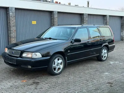 Usata Volvo V70 193 CV (141 kW) 1998 Nero Station wagon