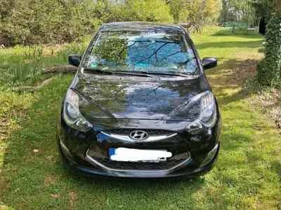 Gebraucht Hyundai ix20 Comfort 90 PS (66 kW) 2013 Schwarz Kleinwagen