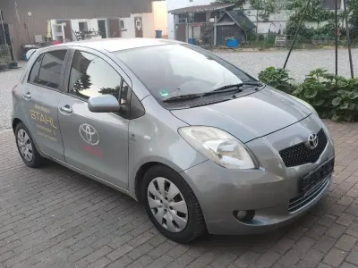 Gebraucht Toyota Yaris Executive 87 PS (63 kW) 2006 Grau Limousine