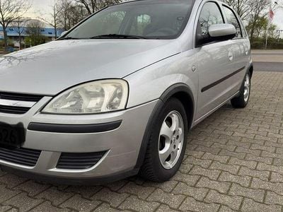 Second-hand Opel Corsa Enjoy 75 CP (55 kW) 2004 Argintiu Hatchback