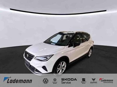 Candy" weiss Gebraucht 2023 Seat Arona FR SUV | 22.823 € (Fairer Preis)