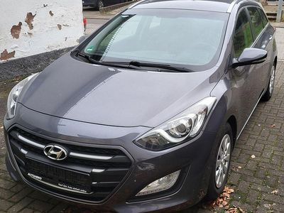 Gebraucht Hyundai i30 Classic 110 PS (80 kW) 2015 Grau Kombi