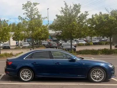 Gebraucht Audi A4 Sport 218 PS (160 kW) 2017 Blau Limousine