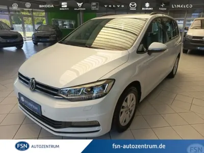 Gebraucht VW Touran Comfortline 150 PS (110 kW) 2022 Weiß Van / Kleinbus