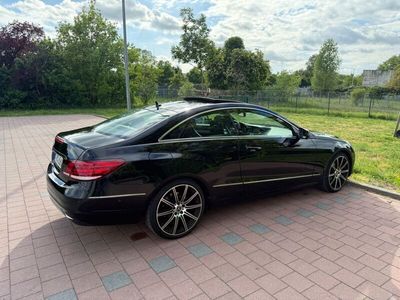 Mercedes E200