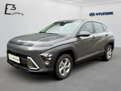 Neu Hyundai Kona Select 150 PS (110 kW) 2026 Ecotronic gray / mic SUV
