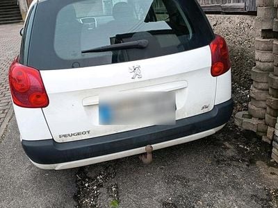 Gebraucht Peugeot 207 Family 95 PS (69 kW) 2012 Weiß Kombi