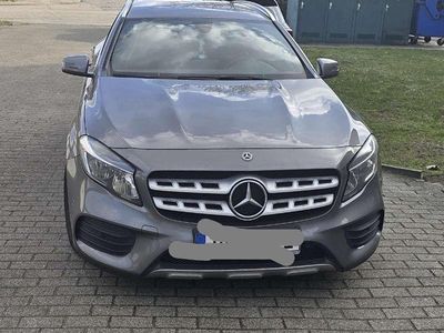 Gebraucht Mercedes GLA220 177 PS (130 kW) 2019 Grau SUV