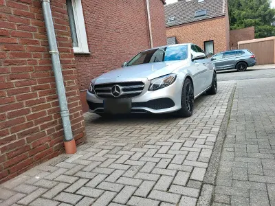Gebraucht Mercedes E200 184 PS (135 kW) 2016 Silber Limousine