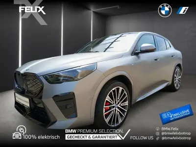 Gebraucht BMW iX2 M Sport 230 kW (313 PS) 2024 Bmw individual frozen pure gre SUV
