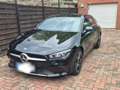 Gebraucht Mercedes CLA180 Shooting Brake 136 PS (100 kW) 2020 Schwarz Kombi