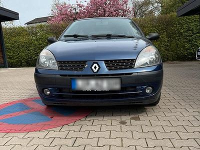 Second-hand Renault Clio II 75 CP (55 kW) 2002 Albastru Hatchback