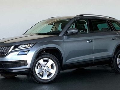 Grau / empiregrau / metallic Gebraucht 2018 Skoda Kodiaq Ambition SUV | 28.950 € (Etwas zu teuer)