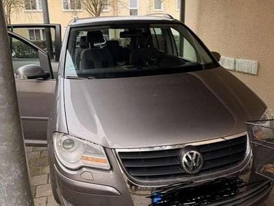 Grau Gebraucht 2009 VW Touran United Van / Kleinbus | 1.800 € (Superpreis)