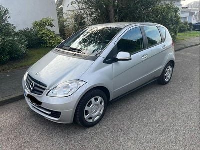 Gebraucht Mercedes A150 Classic 95 PS (69 kW) 2009 Silber Van / Kleinbus