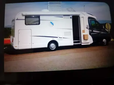 Gebraucht Knaus SKY TI 131 PS (96 kW) 2012 Weiß Van